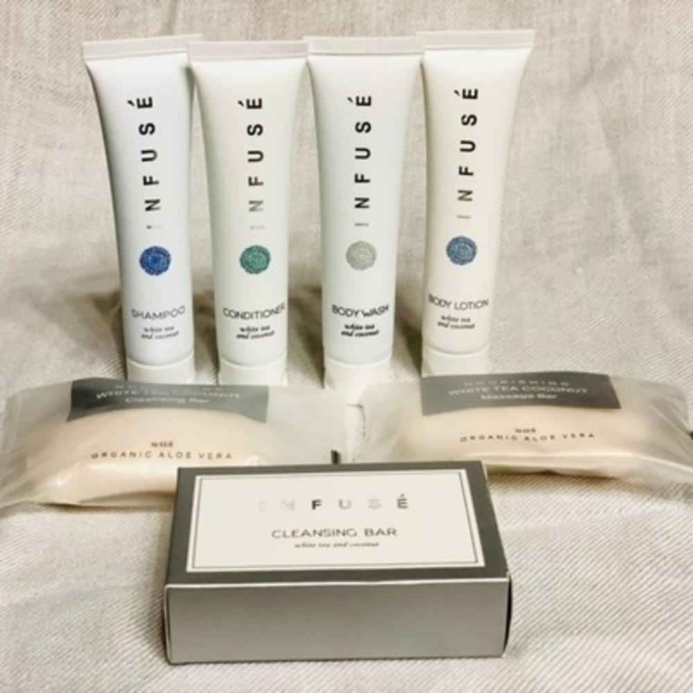 Infuse 8-in-1 Travel Hotel Size Bath & Body Skincare Amenities Kit in Case New